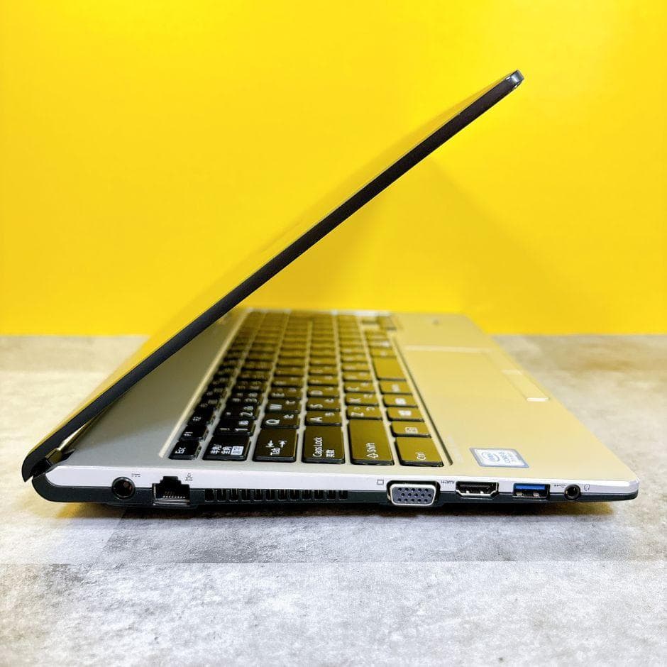 Coreｉ5✨小型軽量❣SSD搭載で快適✨フルHD カメラ付き 薄型 Win11