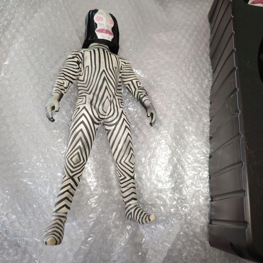 RAH　ウルトラマン　ダダ　フィギュア