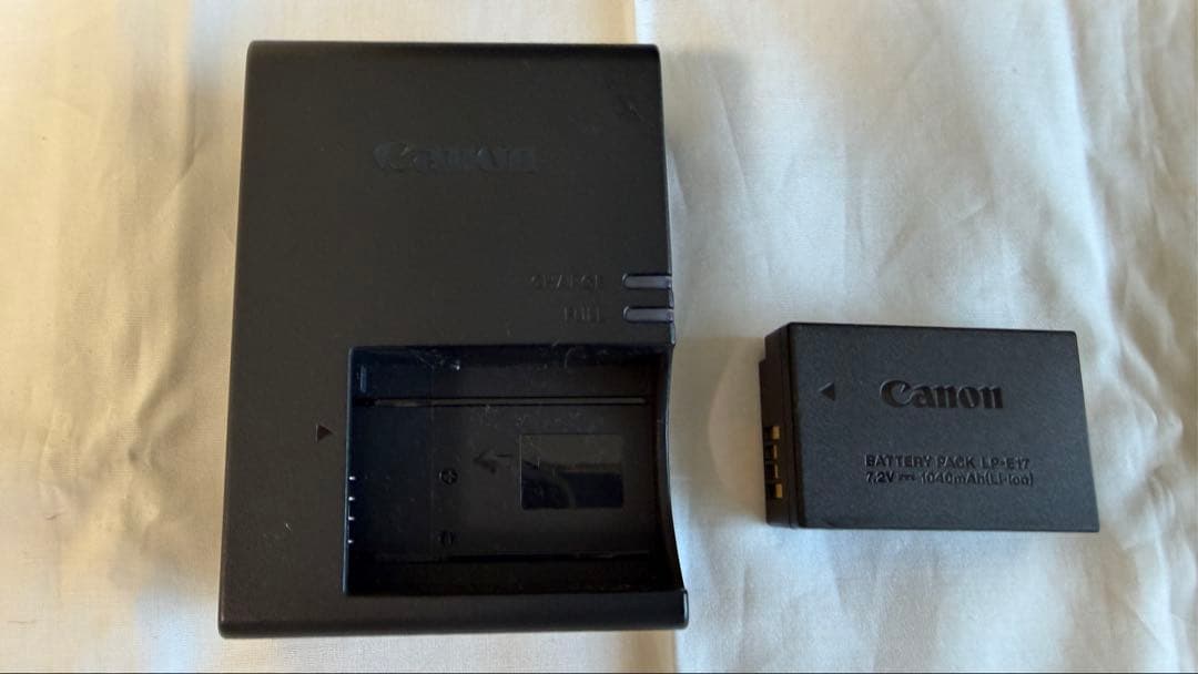 新同品CANON EOS R100 RF-S 18-45mm レンズキット