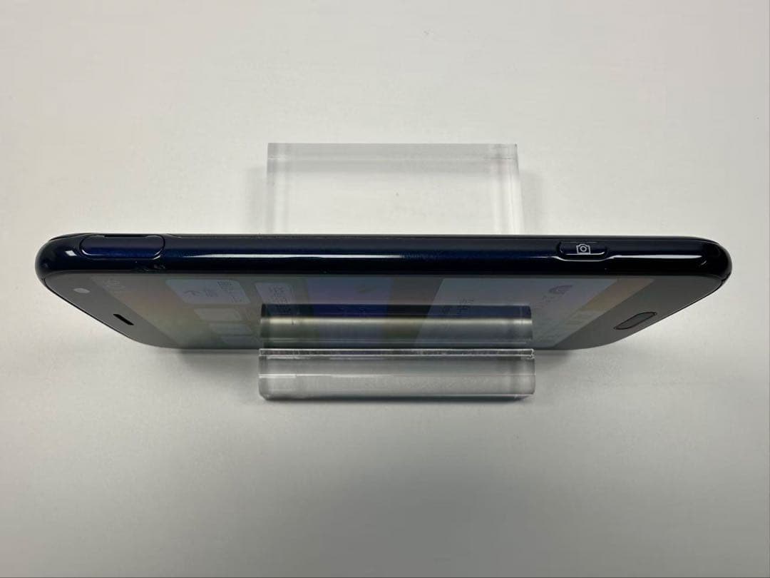 NTT docomo らくらくスマートフォン F-52B ネイビー