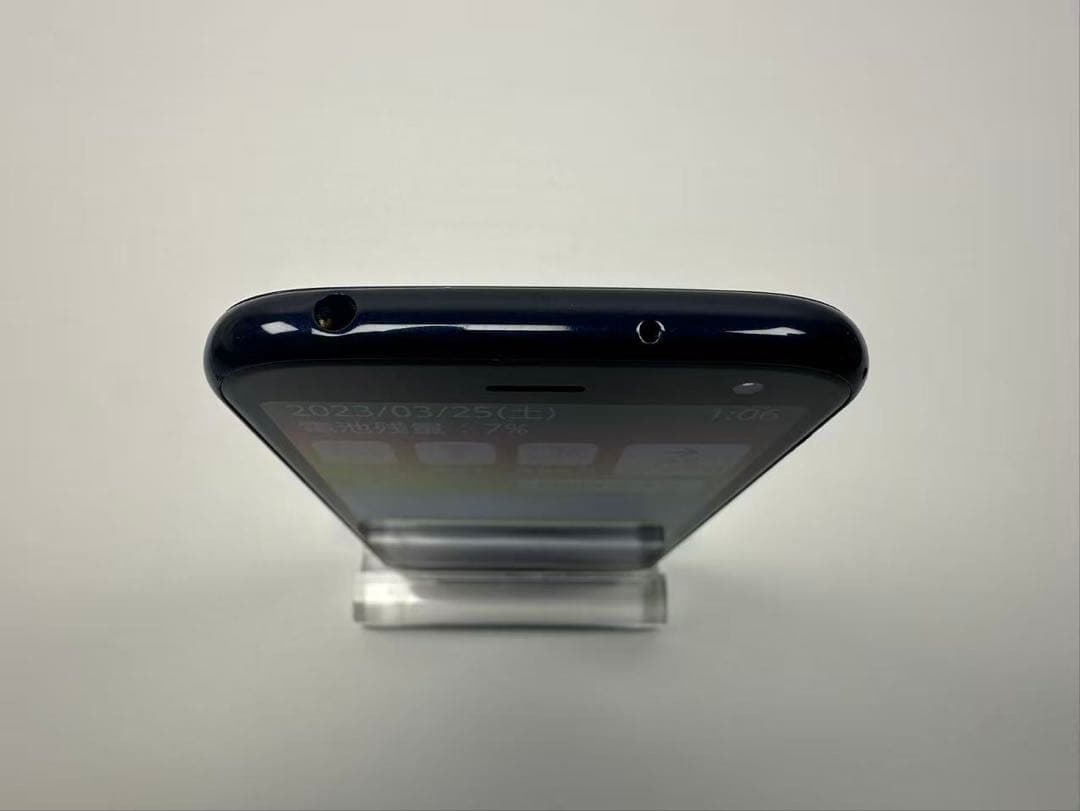 NTT docomo らくらくスマートフォン F-52B ネイビー