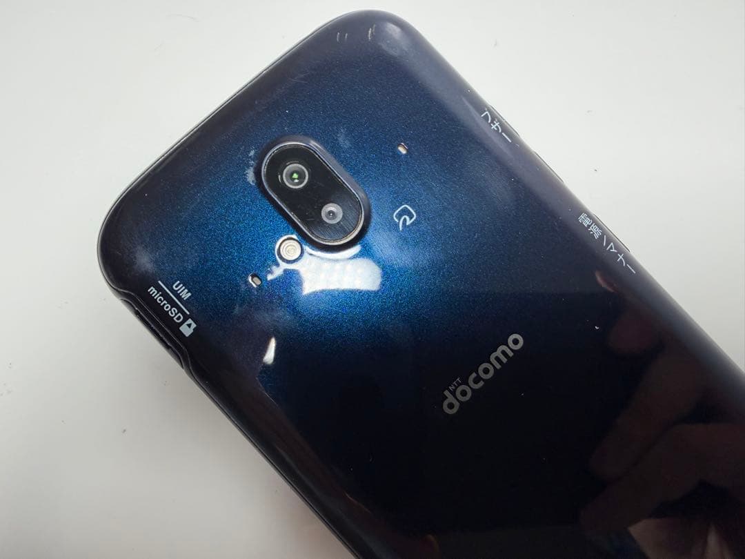 NTT docomo らくらくスマートフォン F-52B ネイビー