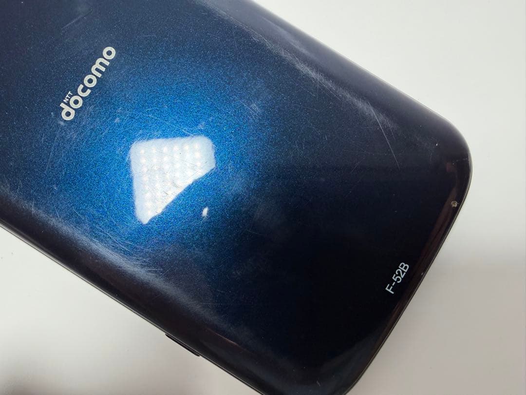 NTT docomo らくらくスマートフォン F-52B ネイビー