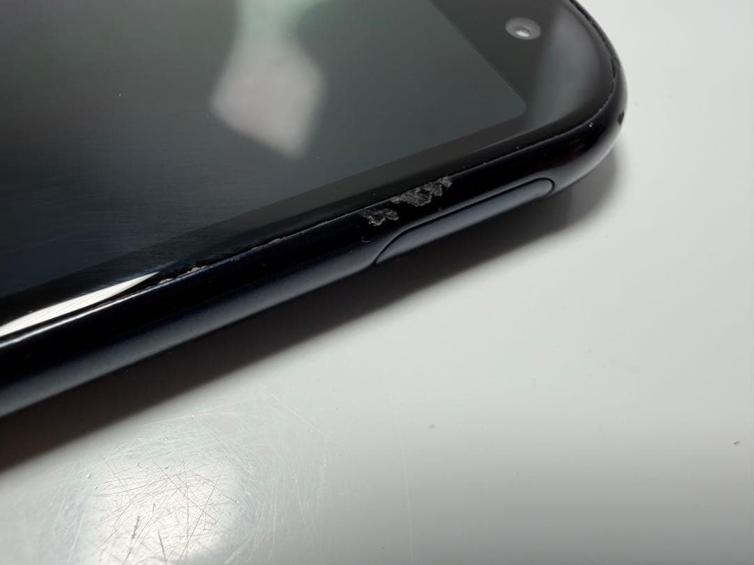 NTT docomo らくらくスマートフォン F-52B ネイビー