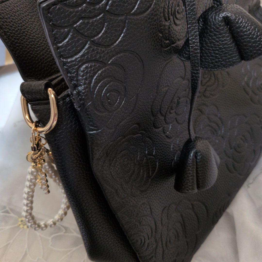 新品未使用　カメリア社外品バッグ　CHANELノベルティチャーム　カード付