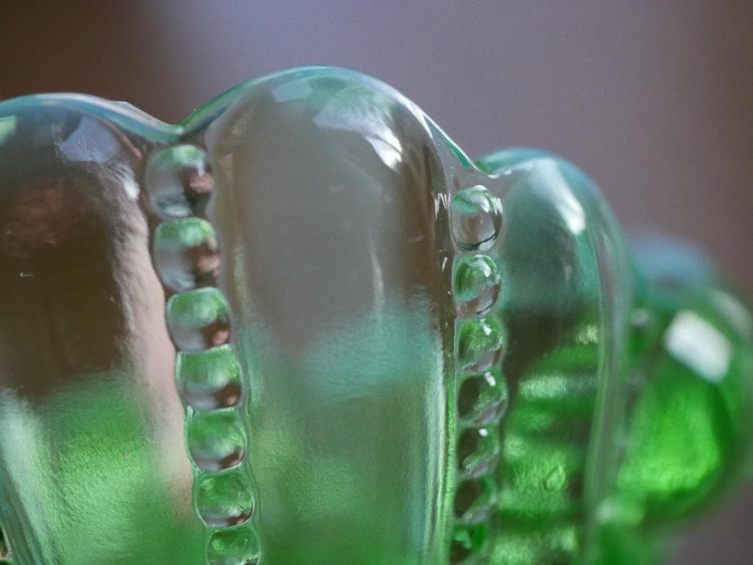 極小剥がれ有り・モッサーグラス グリーンオパールセント 脚付きディッシュ