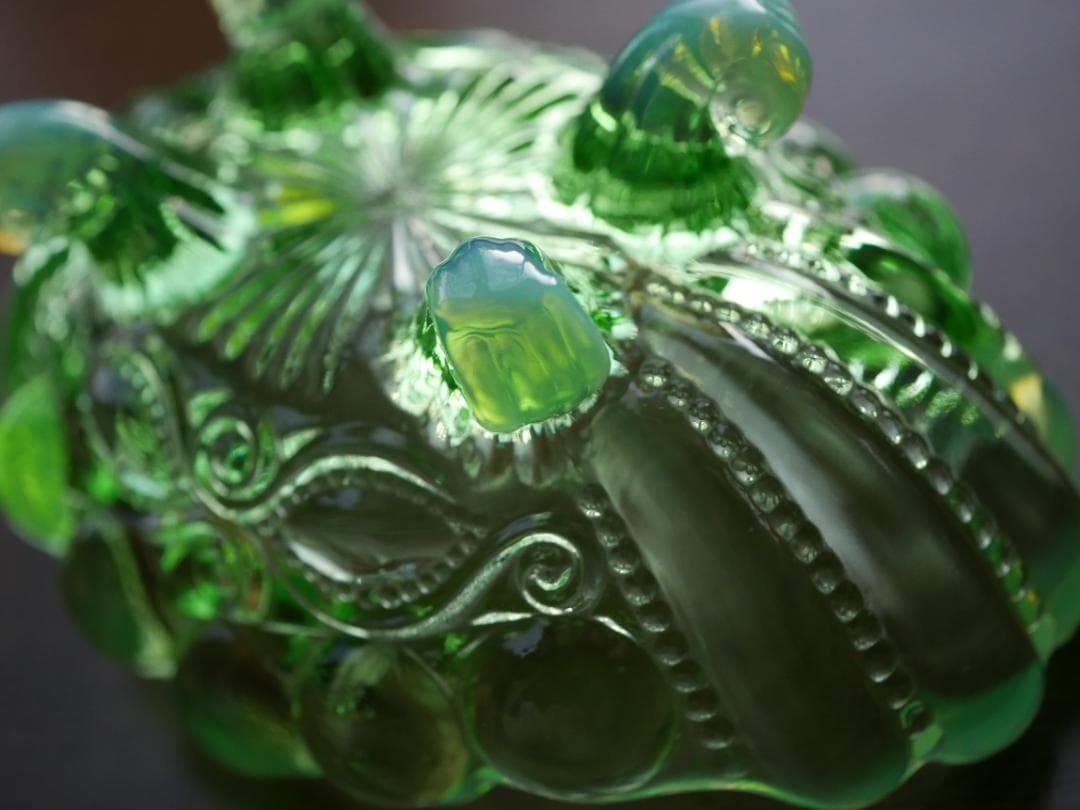 極小剥がれ有り・モッサーグラス グリーンオパールセント 脚付きディッシュ