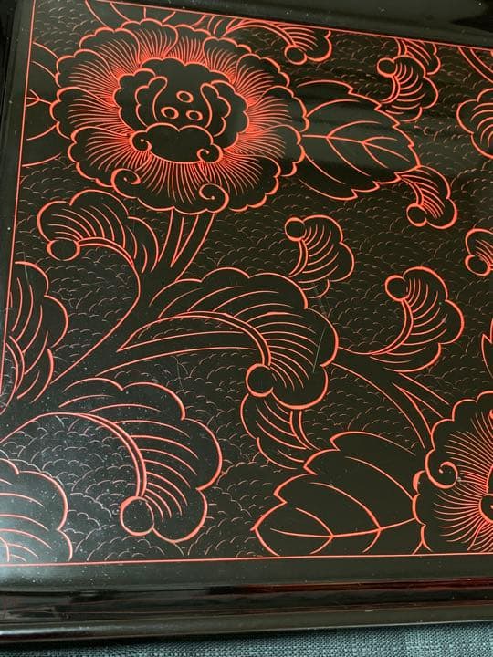 漆黒　沈朱牡丹　一膳盆　長方形　2点