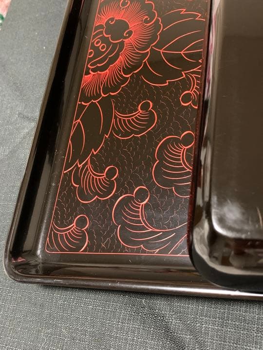 漆黒　沈朱牡丹　一膳盆　長方形　2点
