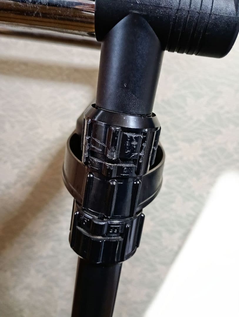 キャスター付きハンガーラック　2本掛け　完成品　金属製丈夫ブラック