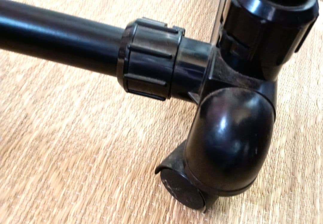 キャスター付きハンガーラック　2本掛け　完成品　金属製丈夫ブラック