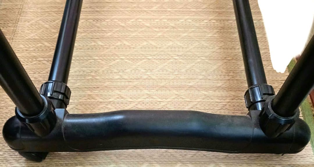 キャスター付きハンガーラック　2本掛け　完成品　金属製丈夫ブラック