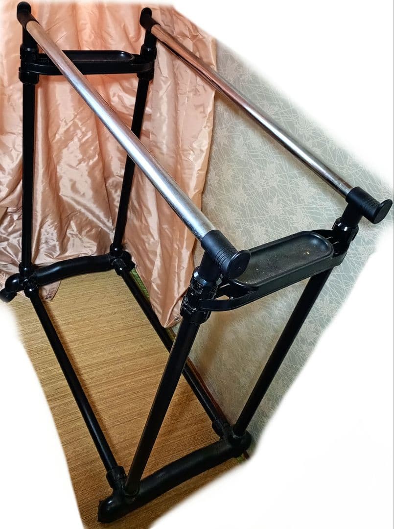 キャスター付きハンガーラック　2本掛け　完成品　金属製丈夫ブラック