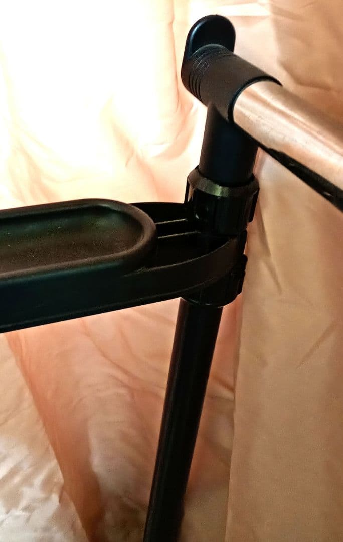 キャスター付きハンガーラック　2本掛け　完成品　金属製丈夫ブラック