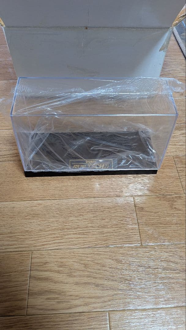 YAMAHA FZR 750 TECH21 1/12スケール