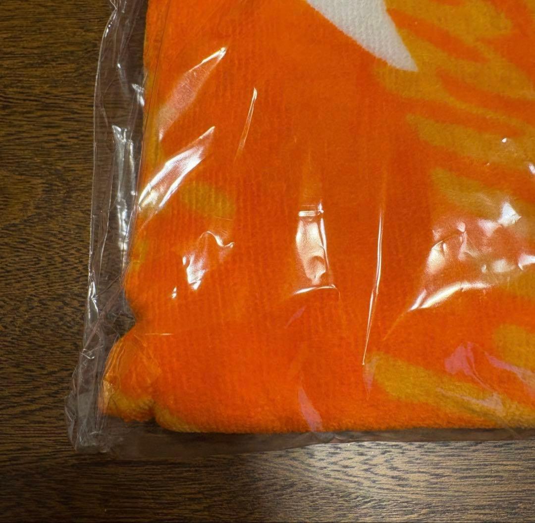 Fes 2024 優里　ロゴ入りフード付きタオル オレンジ