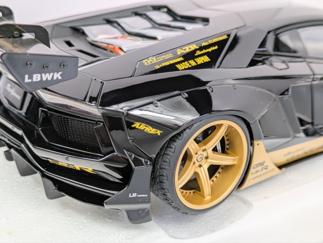 ミニカー 1/18 オートアート ランボルギーニ アヴェンタドール LB-WO