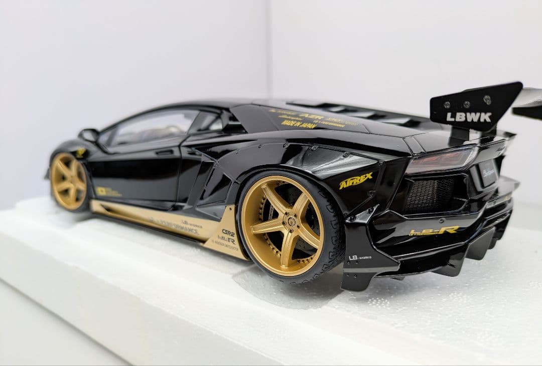 ミニカー 1/18 オートアート ランボルギーニ アヴェンタドール LB-WO
