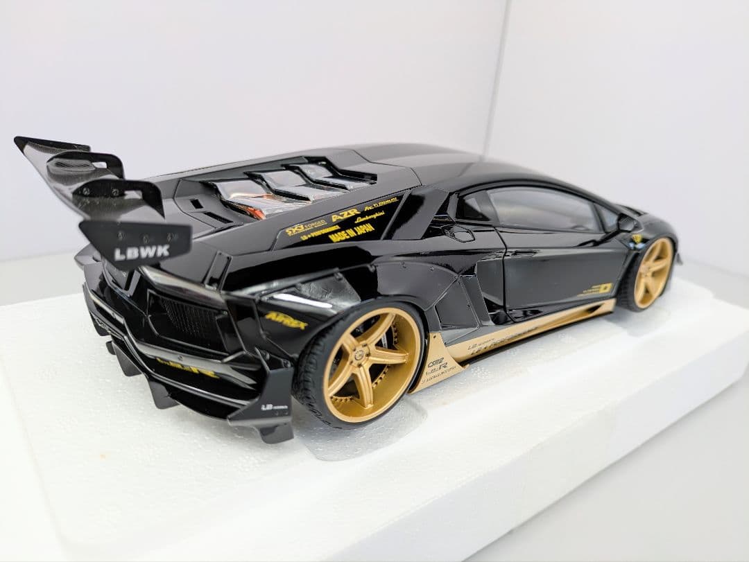 ミニカー 1/18 オートアート ランボルギーニ アヴェンタドール LB-WO