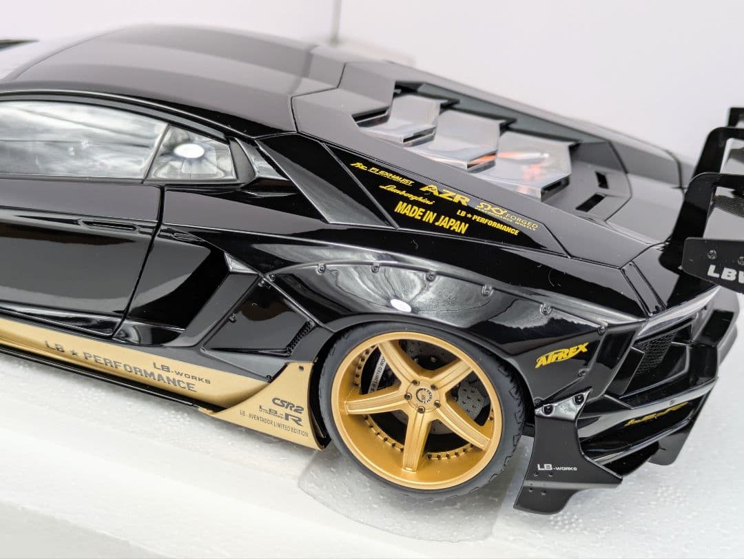 ミニカー 1/18 オートアート ランボルギーニ アヴェンタドール LB-WO