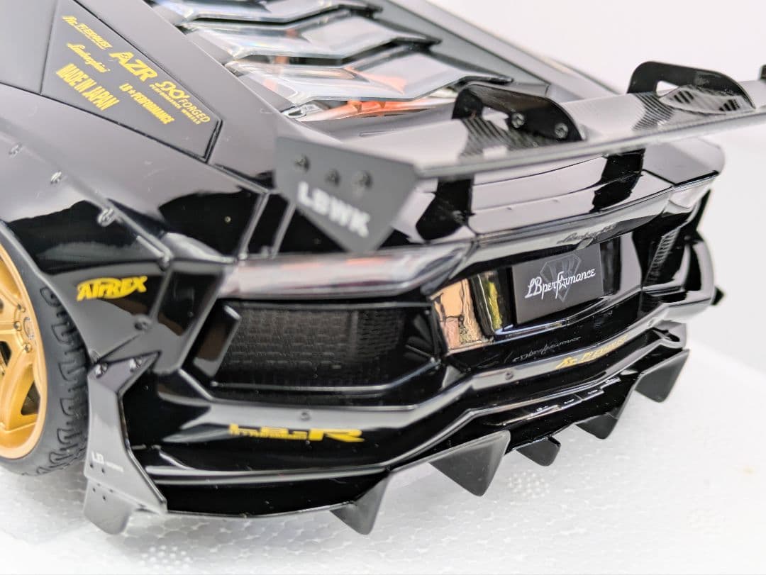 ミニカー 1/18 オートアート ランボルギーニ アヴェンタドール LB-WO