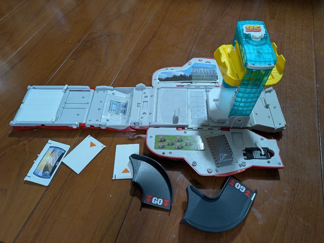 最終値下げです。カーズ ミニカー 約106台セット トレーラー付き