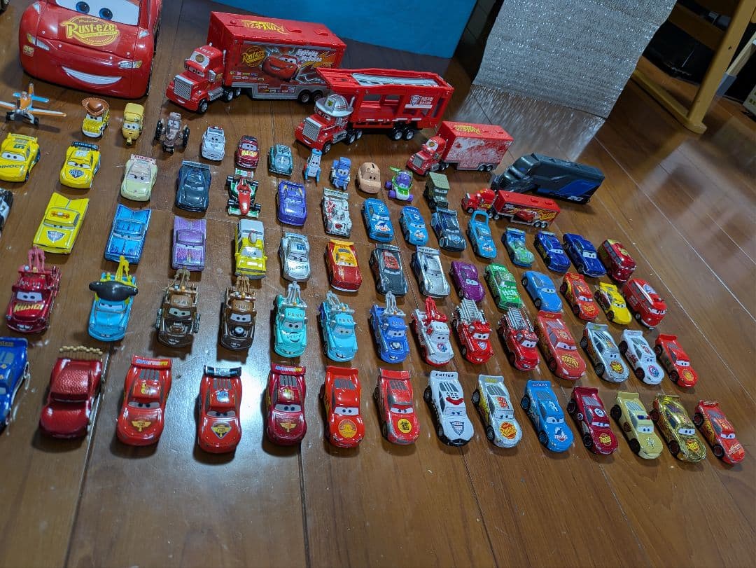 カーズ ミニカー 約103台セット トレーラー付き