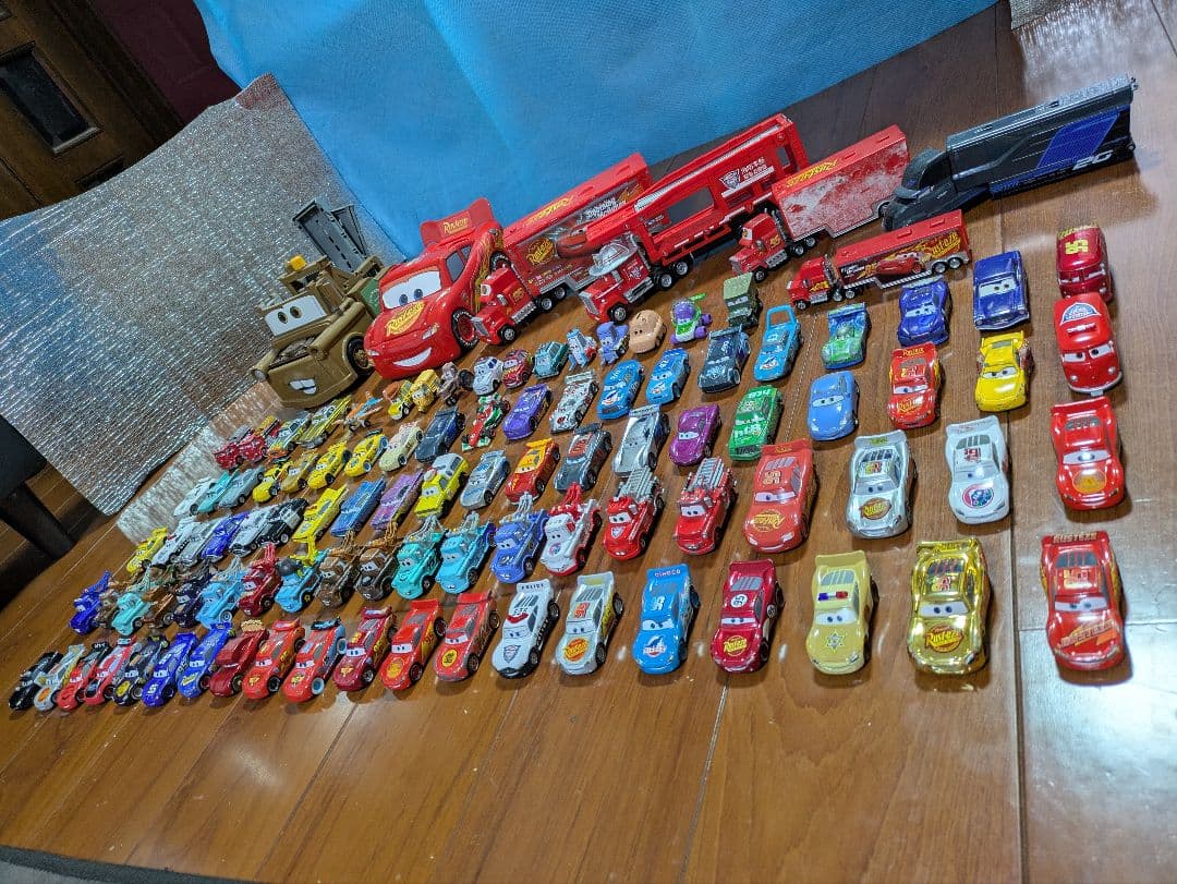 カーズ ミニカー 約103台セット トレーラー付き
