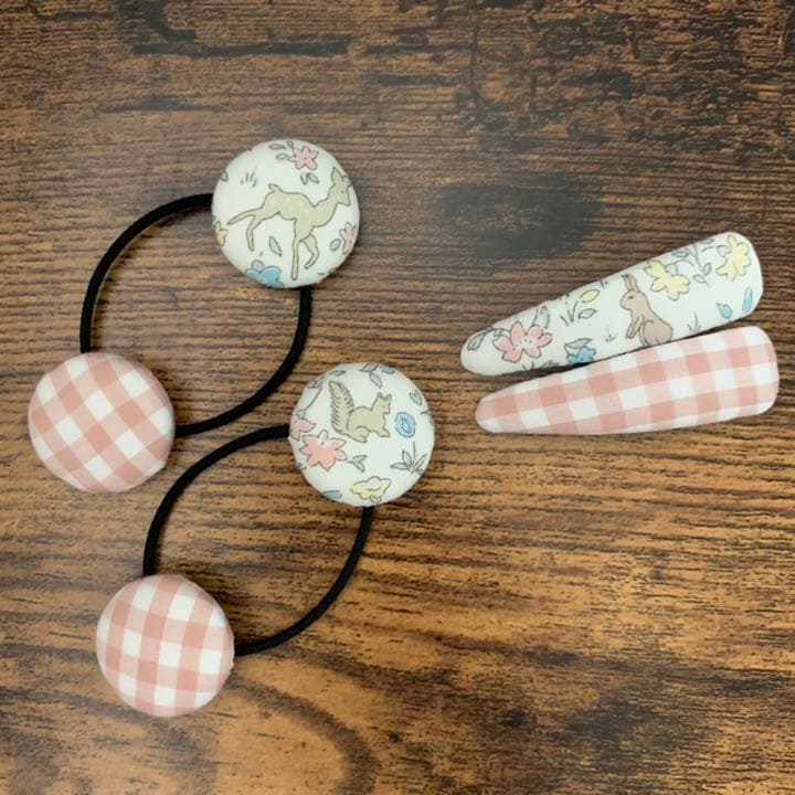 【134】リバティプリント使用　ハンドメイド　パッチンピン　ヘアピン　2個セット