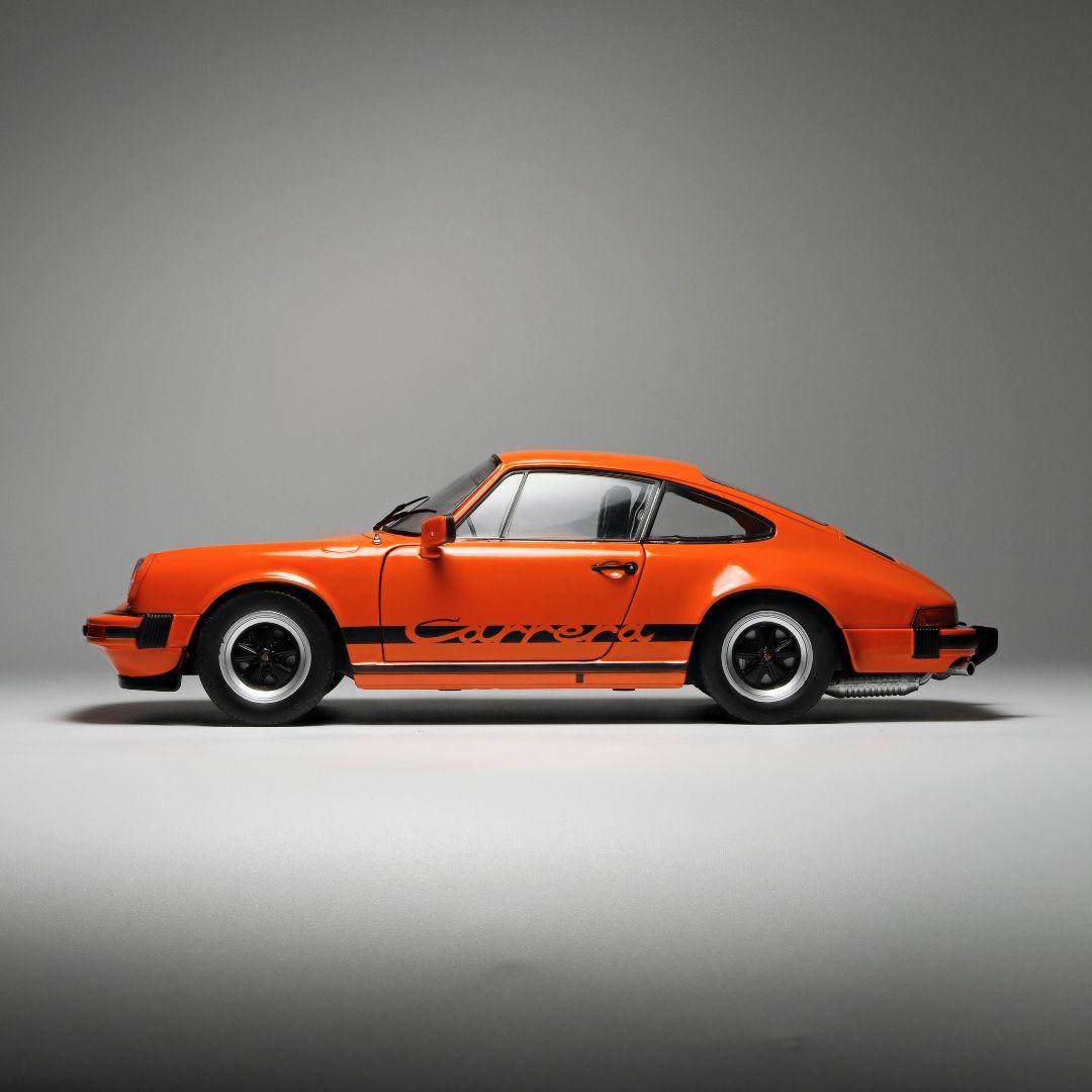 ソリド 1/18 ポルシェ 911 カレラ3.0 オレンジ