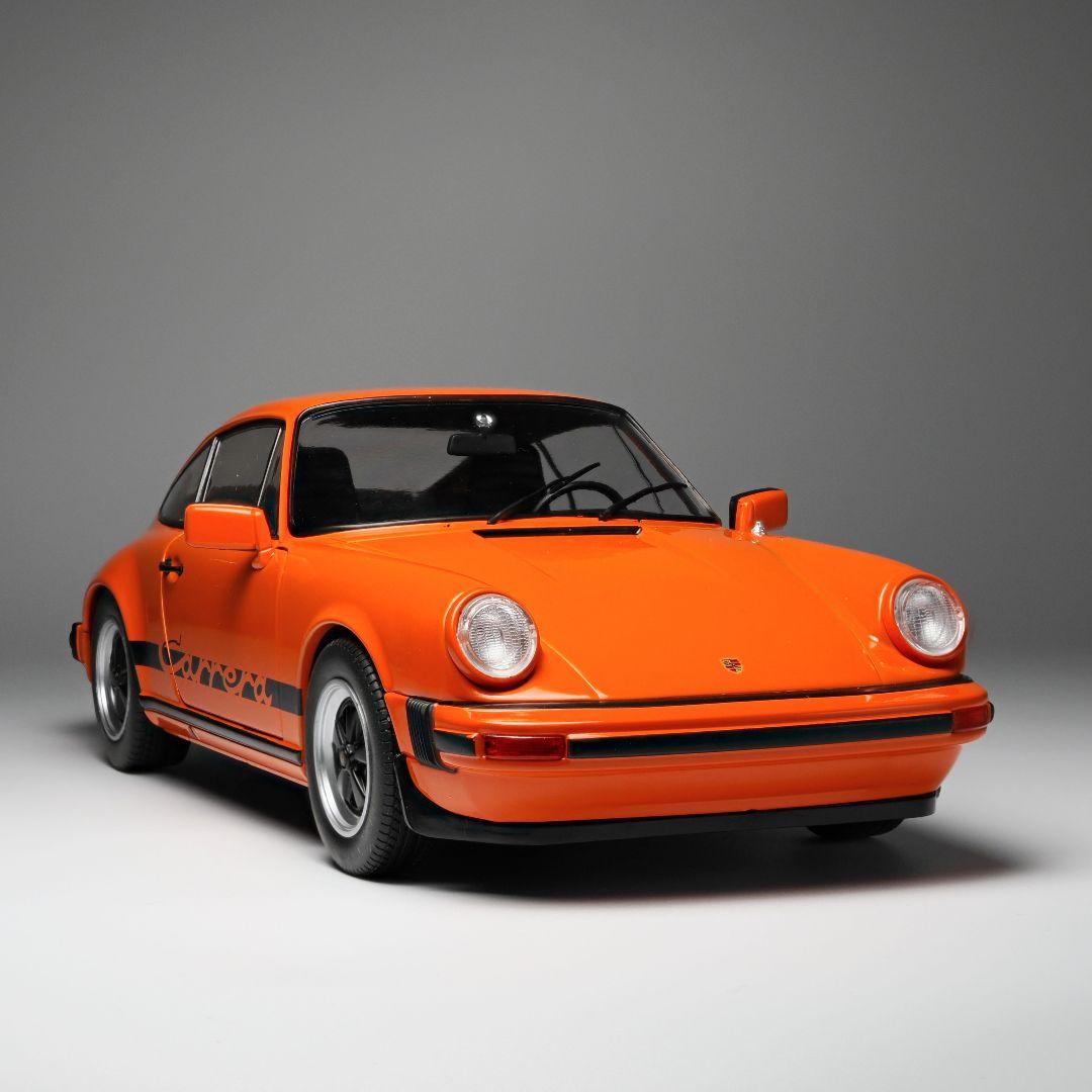 ソリド 1/18 ポルシェ 911 カレラ3.0 オレンジ