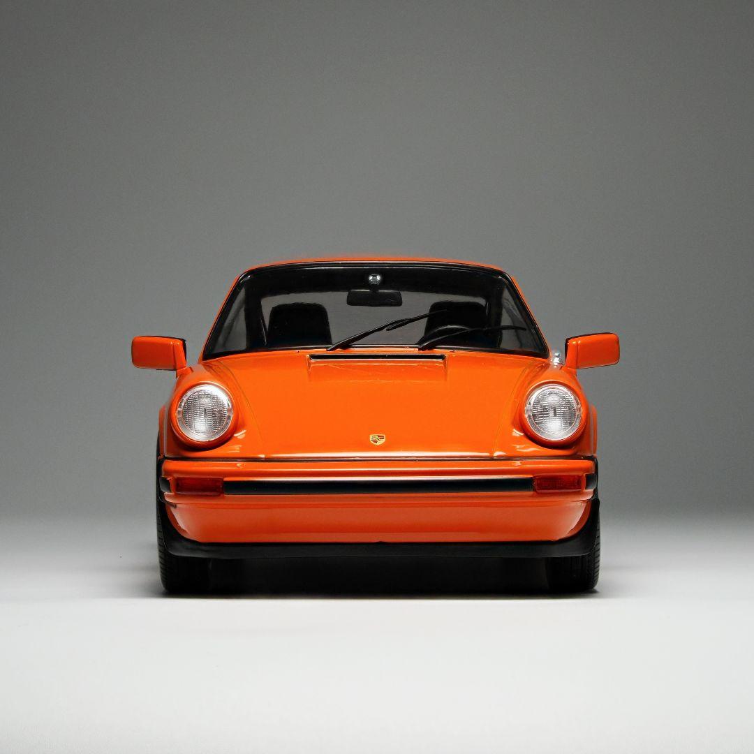ソリド 1/18 ポルシェ 911 カレラ3.0 オレンジ