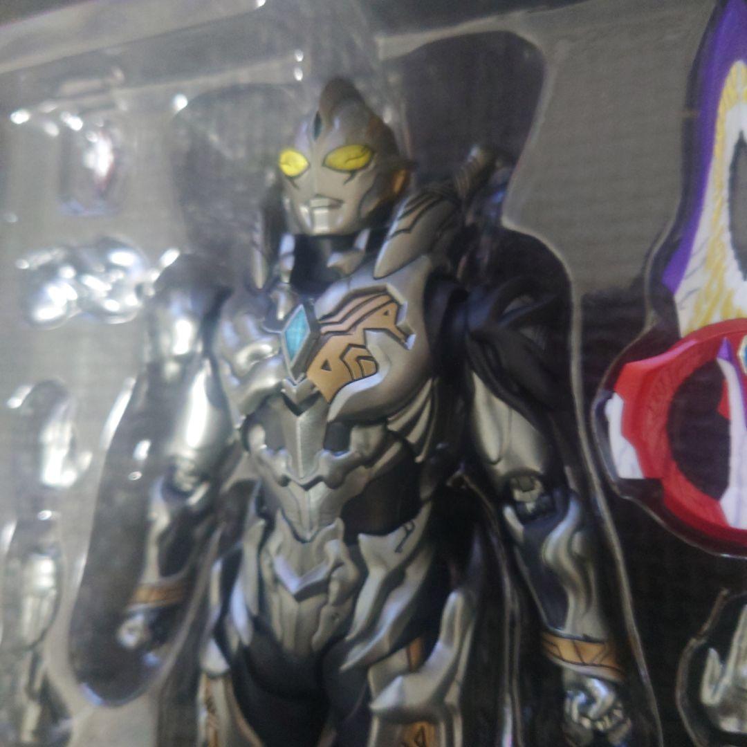 開封美品 S.H.Figuarts トリガーダーク