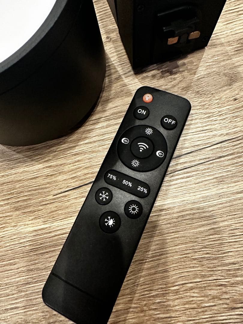 エジソンスマート カメラCUBE＋ダクトレールプラグ＋照明＋リモコン Alexa