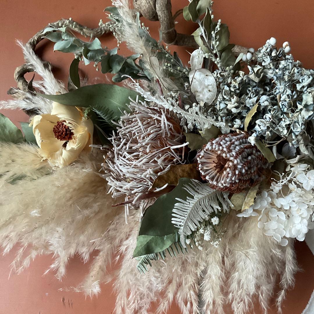 蔓とキングプロテアの横型スワッグ