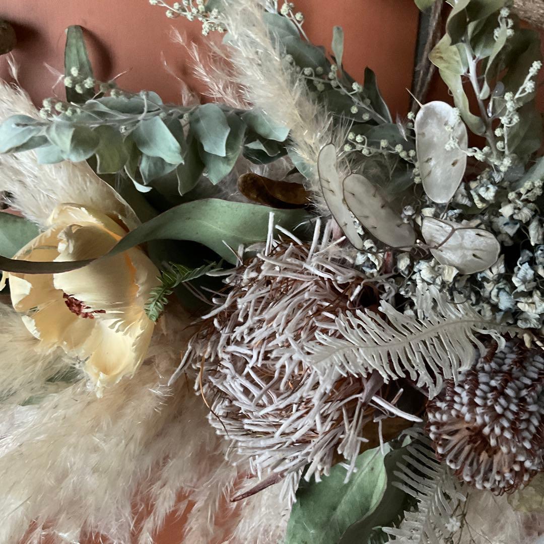 蔓とキングプロテアの横型スワッグ