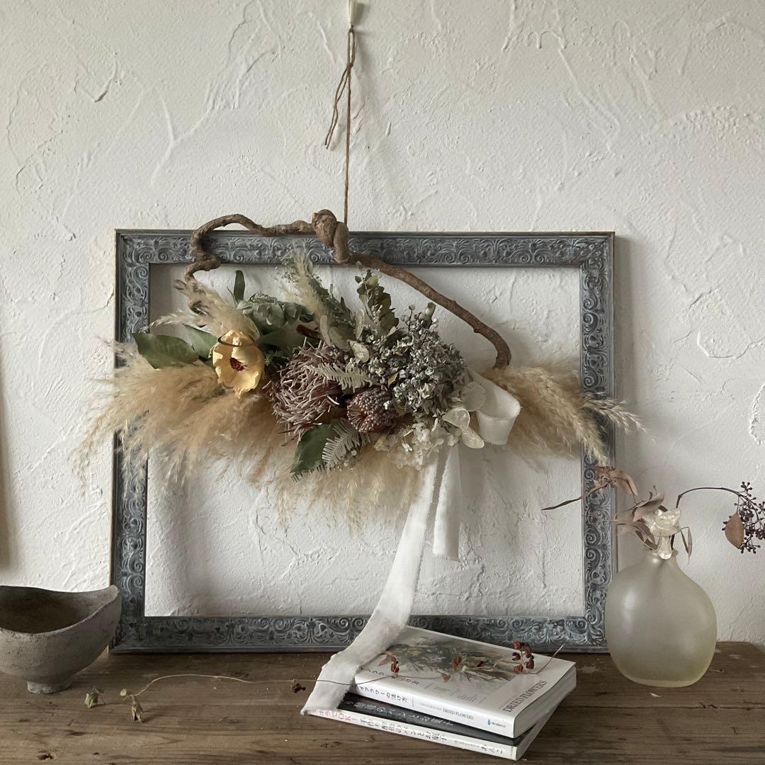 蔓とキングプロテアの横型スワッグ