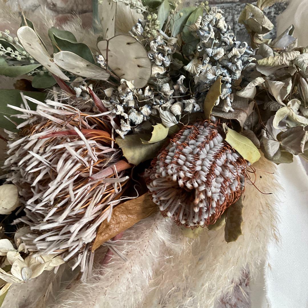 蔓とキングプロテアの横型スワッグ