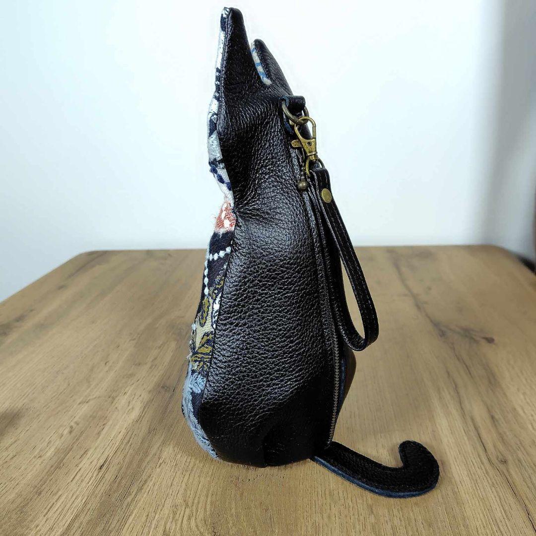 ミナペルホネン/牛革ブラック 猫ポーチカケラパッチ/背面牛革