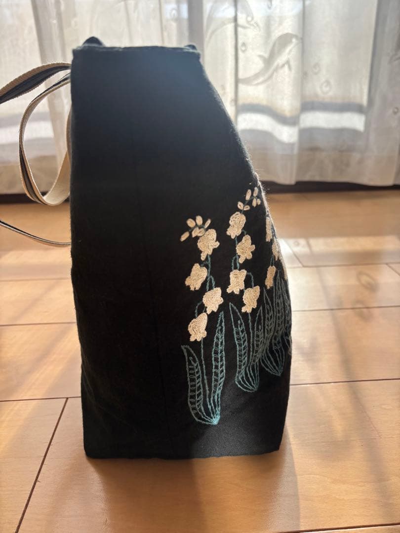 花刺繍トートバッグ 黒