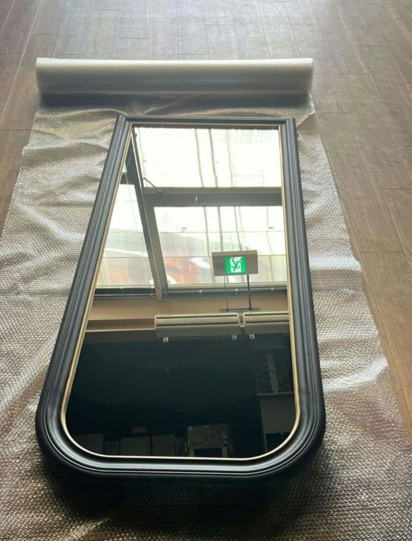 t*a様 ⚠最後の在庫です⚠フランス館展示品アーチ型スタンドミラー 黒と金