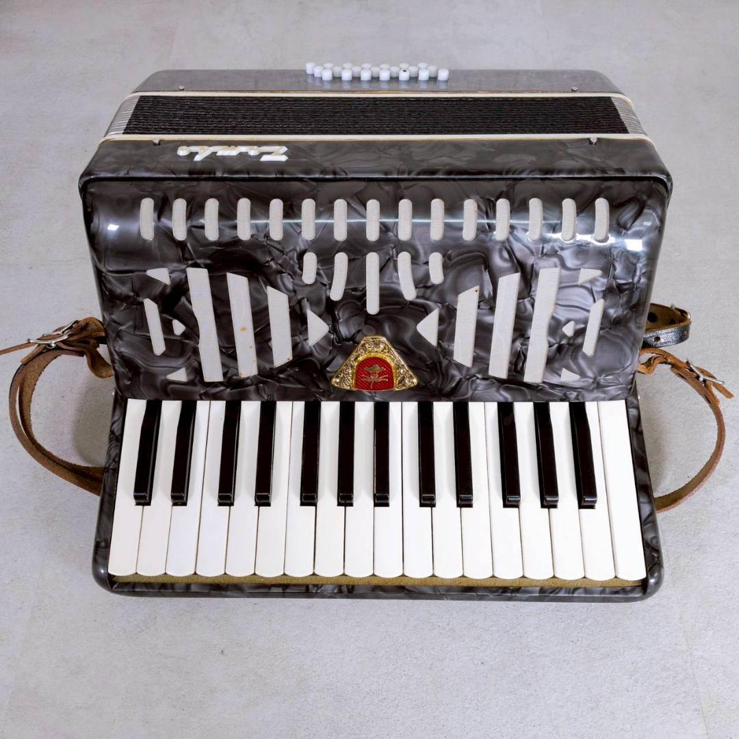 TOMBO No.211 アコーディオン 教本付き ケース付き（鍵なし）