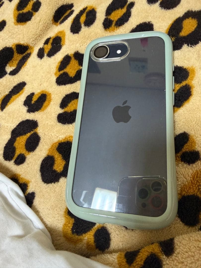 iPhone16e 美品128GB バッテリー100%