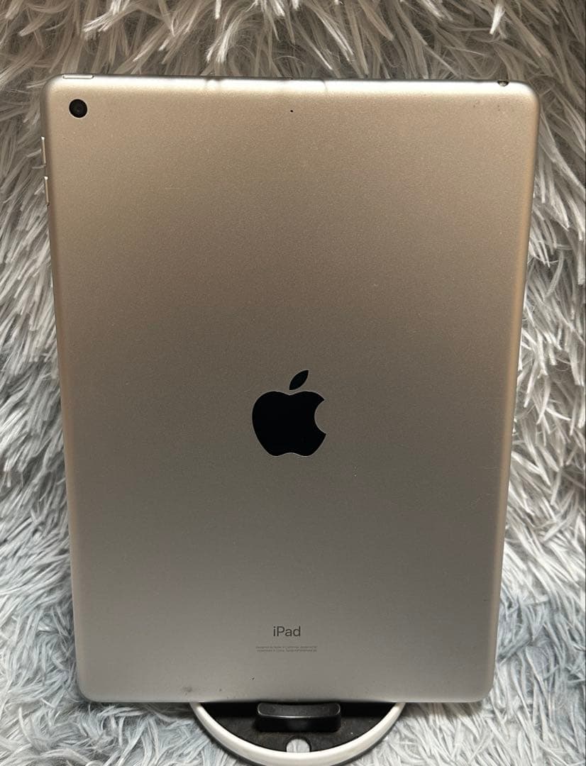 あゆ Apple iPad (第7世代) 32GB シルバー 2019年代