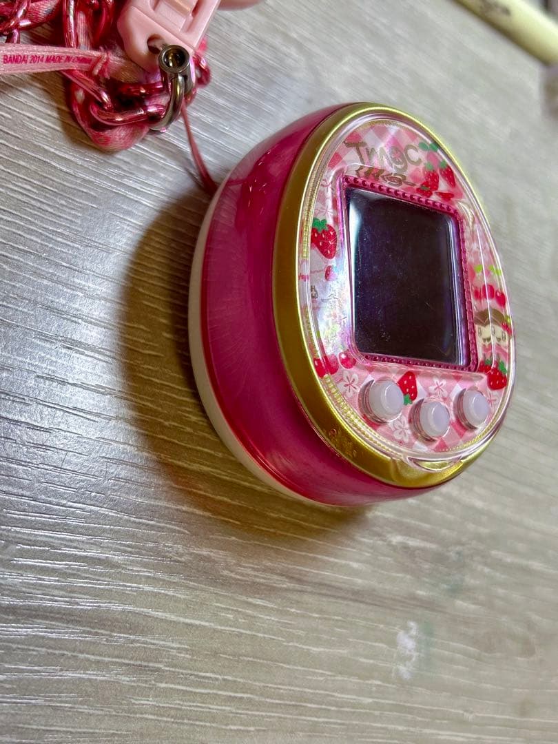 たまごっち4u ピンク 本体、カバー、チャームセット