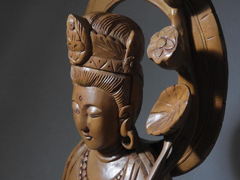 ●一刀彫 蓮花観音 仏像 立像60cm 仏教美術 東洋彫刻 オブジェ（単）