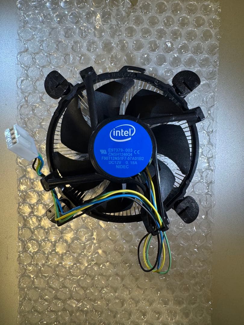 Intel Core i5-10400F CPUとクーラー