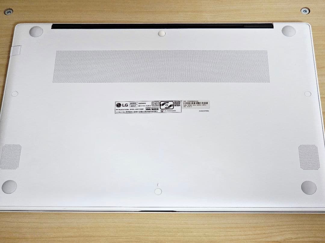 LG gram Style 16 (Windows11・Core i7・1TB)
