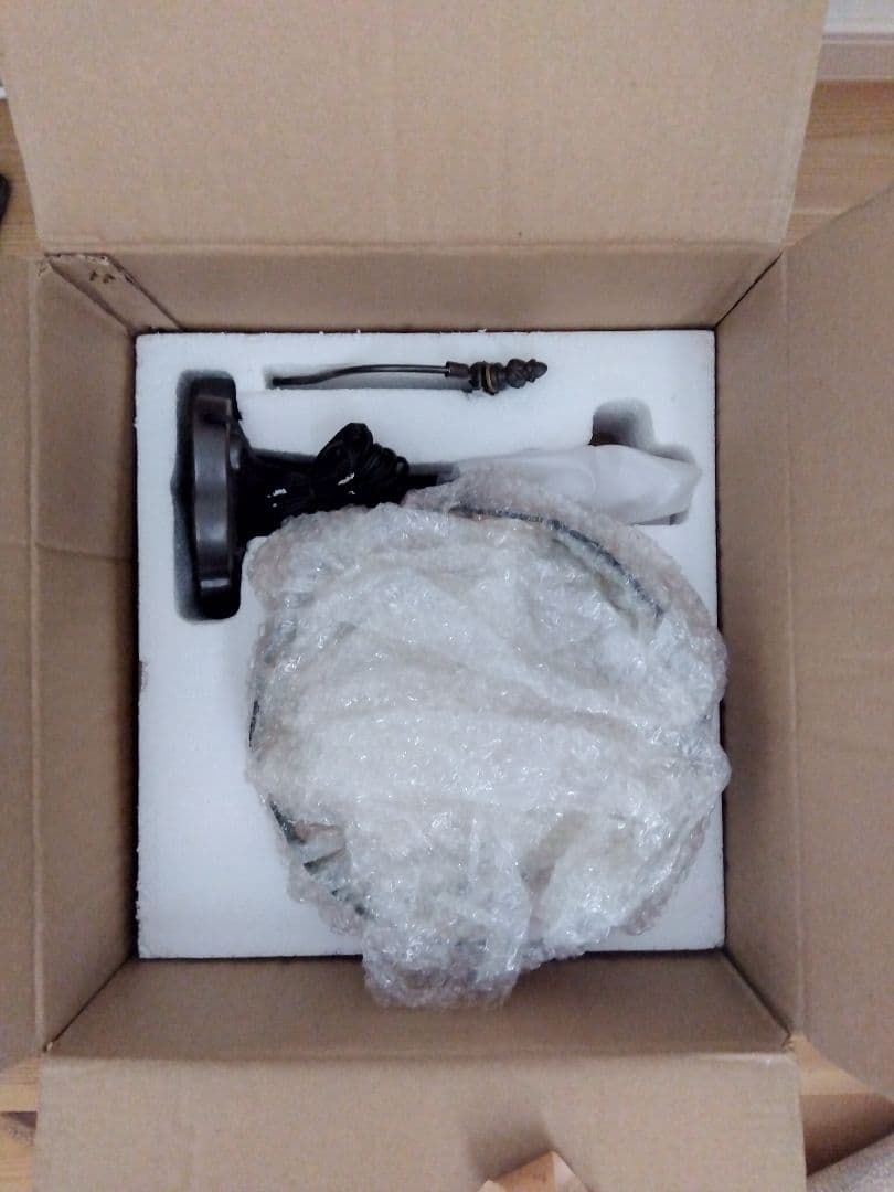 ★ティファニー調ランプ　ステンドグラス　テーブルランプ