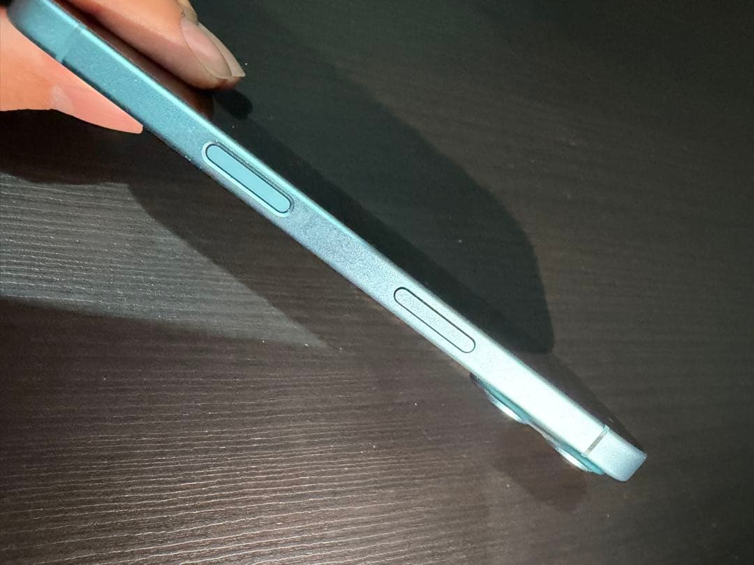 iphone16 128G ティール色